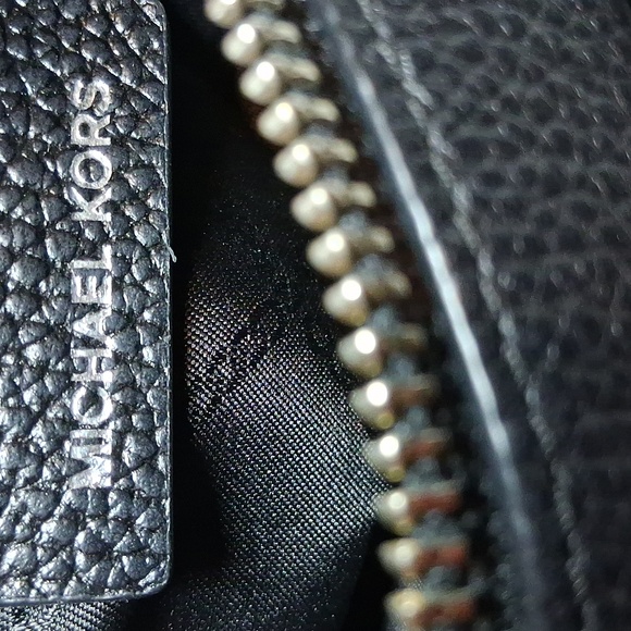 NWOT Michael Kors Logo Tape Pebbled Lesther Canteen Crossbody Bag - Picture 7 of 9